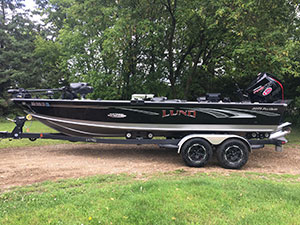MN 21 Foot Lund Pro V Fishing Guide Boat